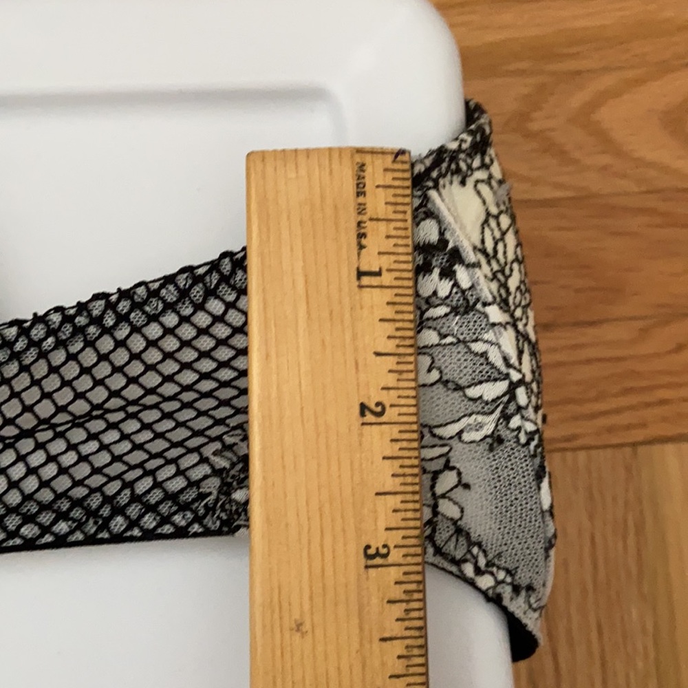 Victoria’s Secret Very Sexy Bra Bundle - Picture 5 of 6